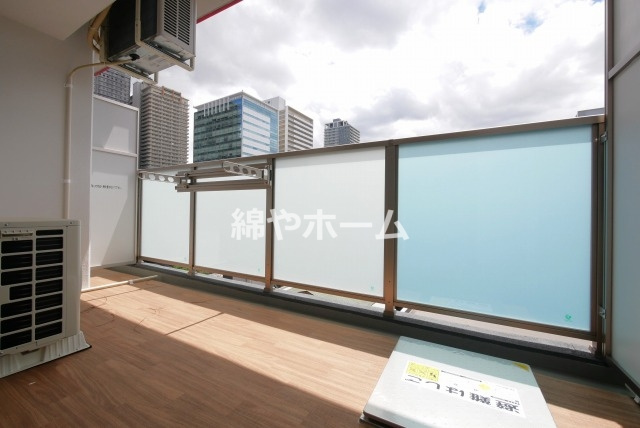 セレニテ難波グランデシュッドのバルコニー|中はこのようになっています