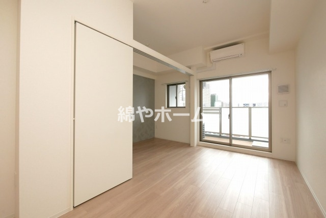 セレニテ難波グランデシュッドの洋室|洋室です