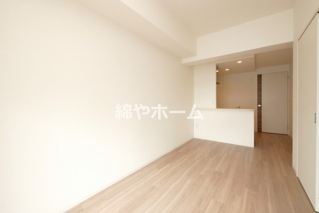 セレニテ難波グランデシュッドの居間・リビング|ゆったりとしたリビングです