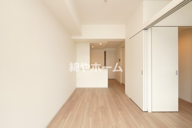 セレニテ難波グランデシュッドの居間・リビング|ゆったりとした居間です