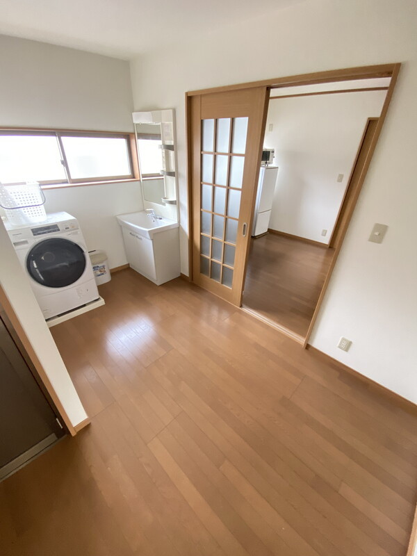 ラーデン中央町の独立洗面台