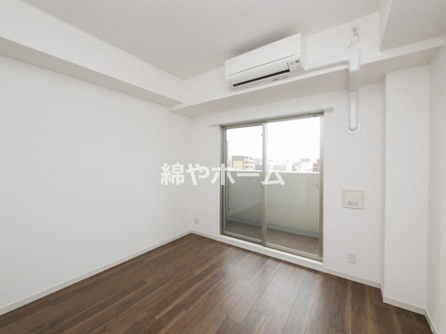 レオンコンフォート難波ミラージュの寝室|開放的な寝室です