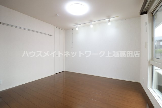 レジデンシィズ 東城 Westの洋室|洋室７帖（LDK横）