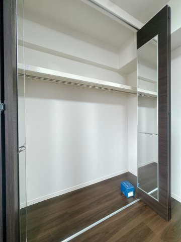 【収納】 | リヴィエール大手町オーナーズレジデンス☆仲介手数料無料☆ | たくさんあっても困らないのが収納スペース。ひとつでこれだけ大きいとずいぶん助かります♪