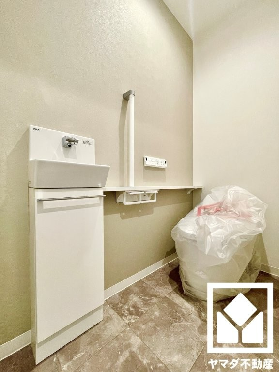 宇治市五ケ庄上村　5号地のトイレ