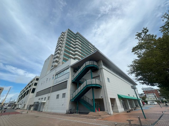 【外観】 | ベイサイドプラザ若松本館☆仲介手数料無料☆ | 雨の日もお買い物にも困らない♪生活利便性◎です。
