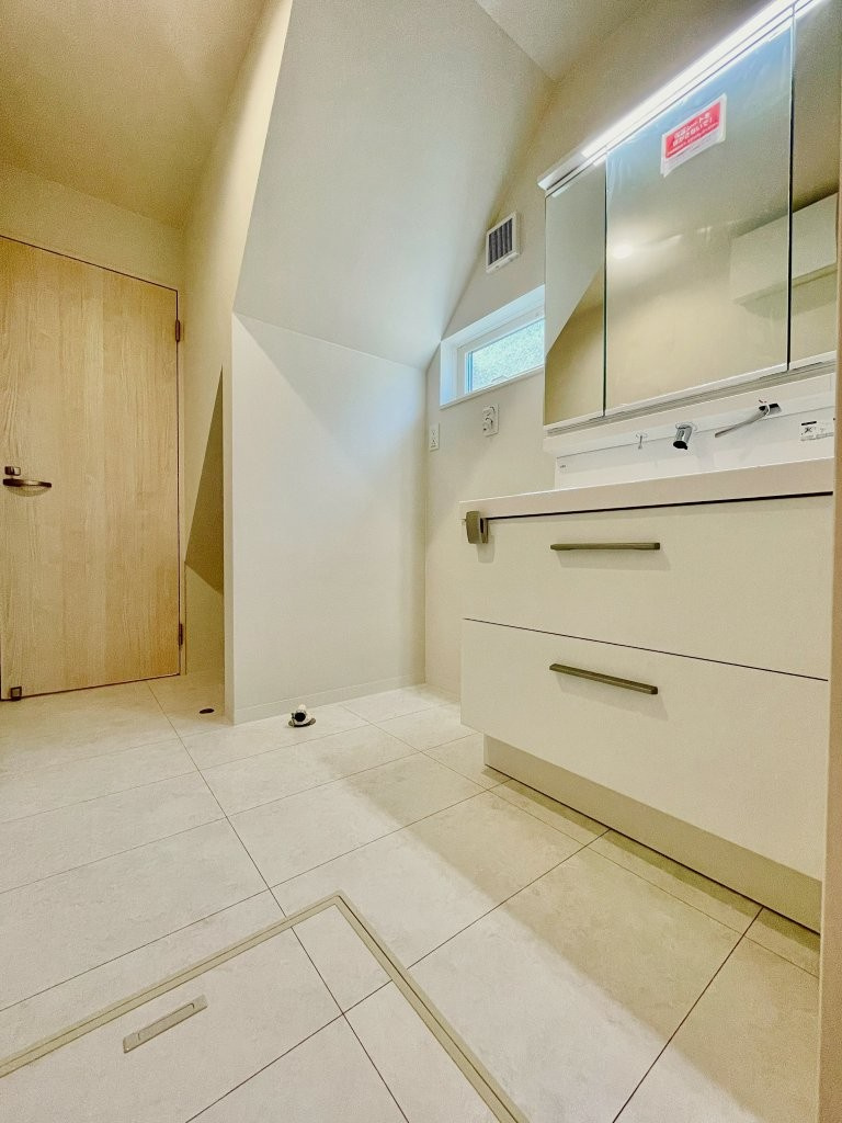 宇治市五ケ庄上村　6号地の洗面所