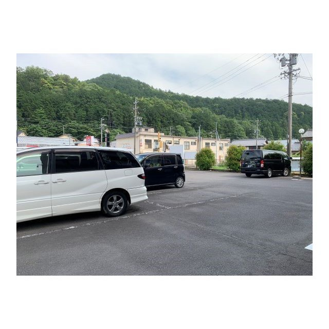 岐阜市岩崎の店舗一部の駐車場
