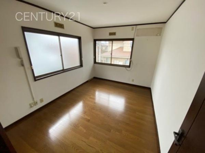 【洋室】 | 高崎市井野町中古一戸建て | ２面採光の明るい洋室です。