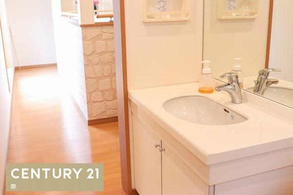 和歌山市加太　中古戸建の独立洗面台