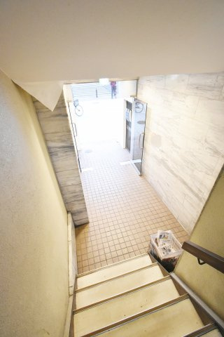 エスタイル天保山のエントランス