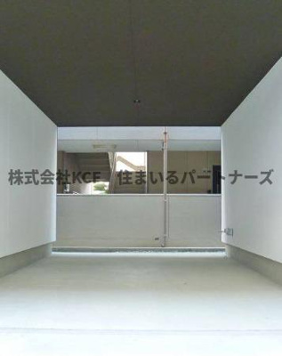 【駐車場】 | GARAGE HOUSE La Dice | 車をお持ちの方に嬉しい駐車場付きの物件です