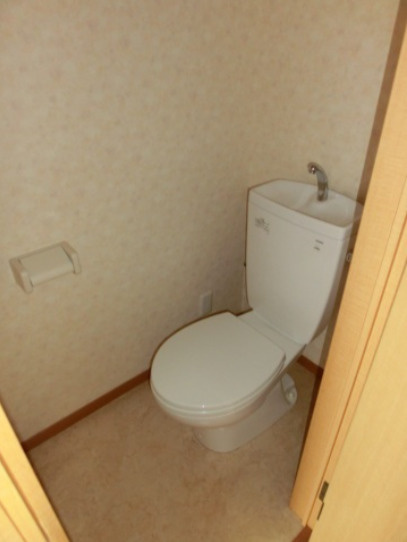 リヴェールのトイレ|清潔感のあるトイレです