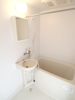 【浴室】 | ミラフローレス橘 | コンパクトで使いやすいお風呂です