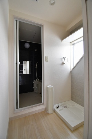 Ｙ’ｚ　Ｂ．Ｌ．Ｄ緑井の玄関