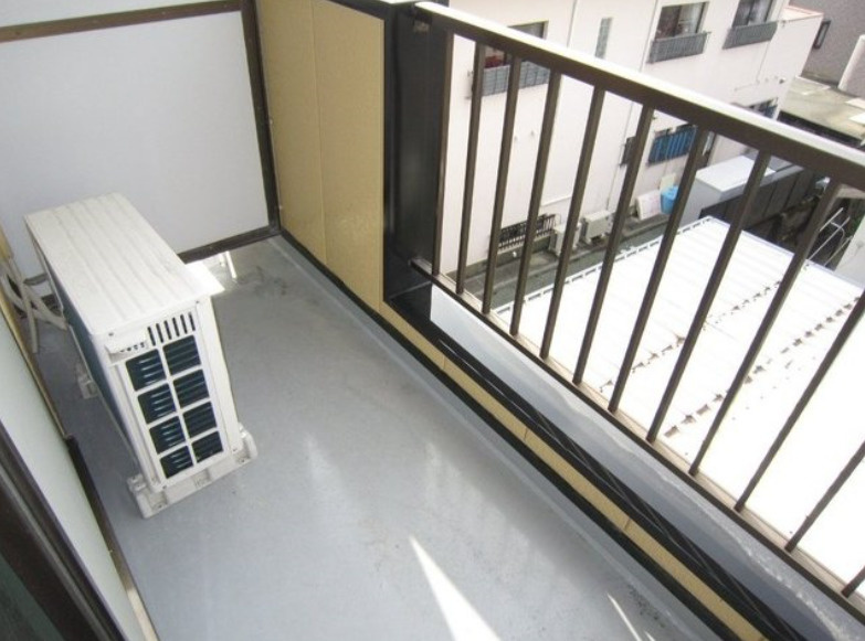 イルプリモのバルコニー|陽当たり良好なバルコニーです