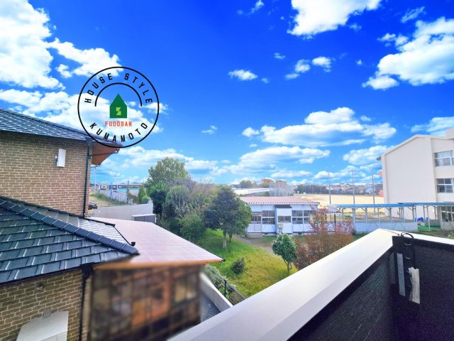 上益城郡益城町広崎第1-4棟（3号棟）の展望|窓から緑が見える物件も魅力的です。