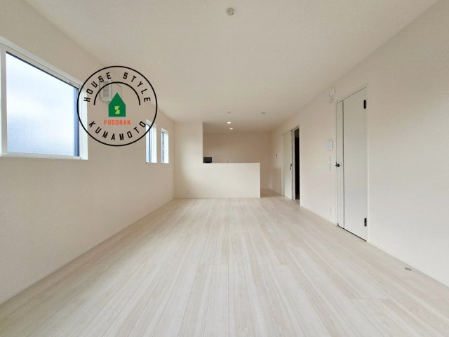 上益城郡益城町広崎第1-4棟（3号棟）の居間・リビング|多くの時間を過すことになるリビングだからこそ、いつも穏やかな空間・解放感が味わえ毎日が充実します。