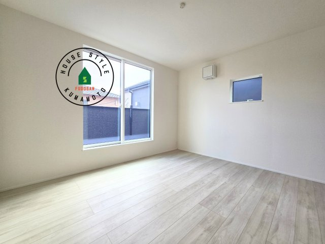 上益城郡益城町広崎第1-4棟（4号棟）の寝室|主寝室には収納力に優れたクローゼットがありますので、お部屋もすっきり片付きます。