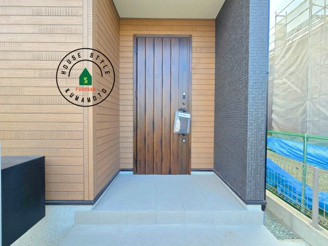 上益城郡益城町広崎第1-4棟（4号棟）の玄関|おでかけの時も帰った時も、「我が家」を最初に感じでもらえる素敵な空間に。