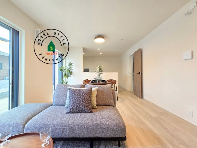 上益城郡益城町広崎第1-4棟（4号棟）の居間・リビング|多くの時間を過すことになるリビングだからこそ、いつも穏やかな空間・解放感が味わえ毎日が充実します。