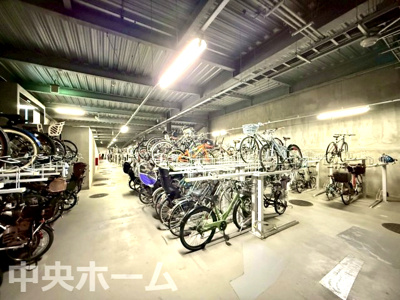 【駐輪場】 | ビーコンタワーレジデンス | 【自転車置き場】最新の空き状況や費用などの詳細は担当スタッフまでお問い合わせください。