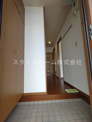 グランドゥール０３の玄関