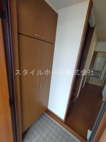 グランドゥール０３の玄関