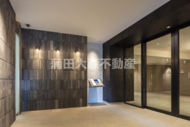 パークリュクス蒲田1丁目のエントランス|防犯カメラTVモニター付オートロック宅配BOXメールBOX管理人室　エントランス