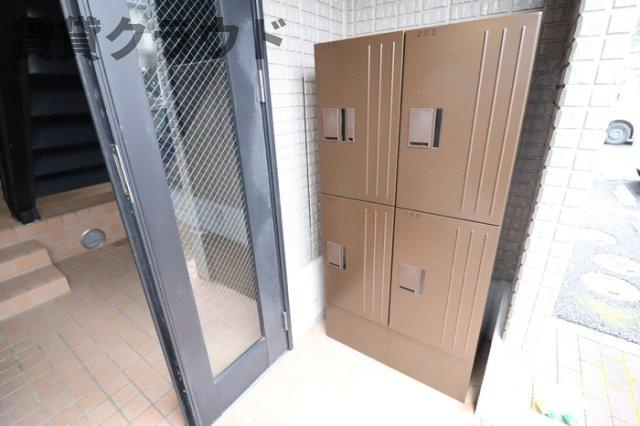 ＹＭＡ　Ⅲのエントランス|宅配ボックス付き