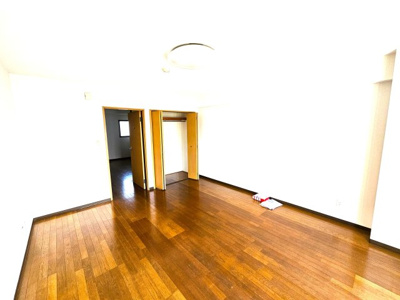 【居間・リビング】 | ピュアセレーナ21 | 居間です