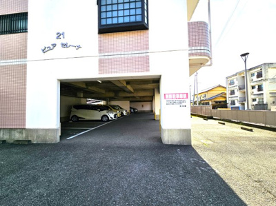 【駐車場】 | ピュアセレーナ21 | 車をお持ちの方に嬉しい駐車場付きの物件です