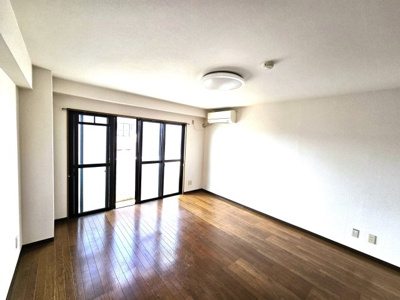 【居間・リビング】 | ピュアセレーナ21 | ゆったりとしたリビングです