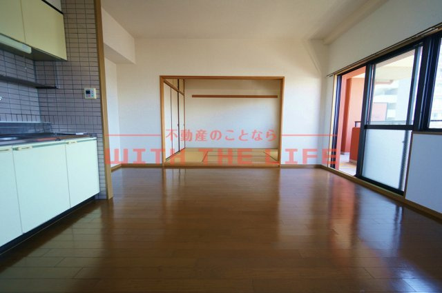 アメニティハイツ杏栄館【10,00円キャッシュバック対象物件】の居間・リビング|居間です