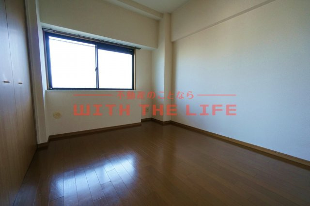 アメニティハイツ杏栄館【10,00円キャッシュバック対象物件】の寝室|広くて明るい寝室