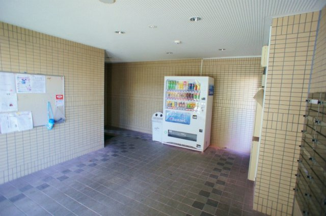アメニティハイツ杏栄館【10,00円キャッシュバック対象物件】のロビー|清潔なロビーです