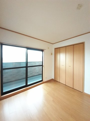 レジデンス・ノンノサンの内装|明るい室内です