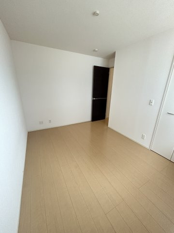 アヴニール西福原の洋室