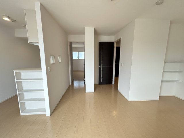 アヴニール西福原の居間・リビング