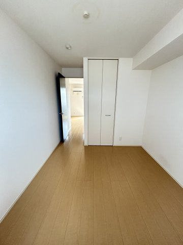 アヴニール西福原の洋室