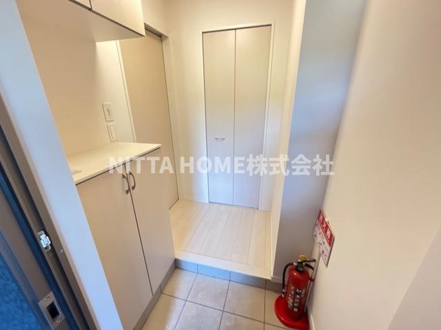 エスポアールⅡの玄関|シューズボックス付きの玄関です◇