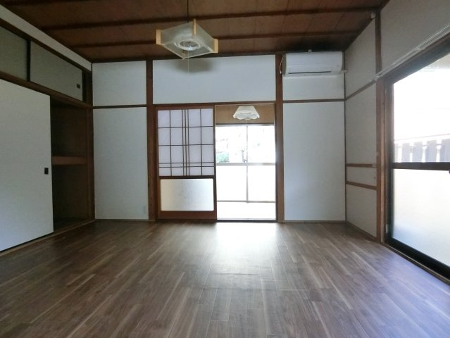 【居間・リビング】 | 倉吉市余戸谷町戸建（収益物件）