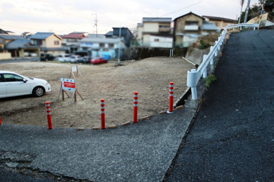 【前面道路含む現地写真】 | 大津市和邇高城43,45-1　売土地 | 看板設置後、北側道路含む敷地