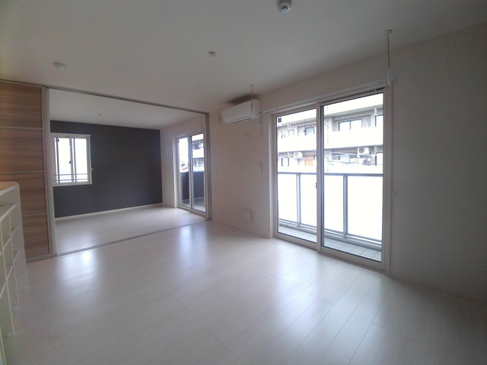 相武ガーデンコートの居間・リビング