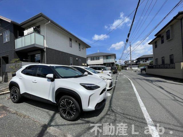 リラフォートの駐車場
