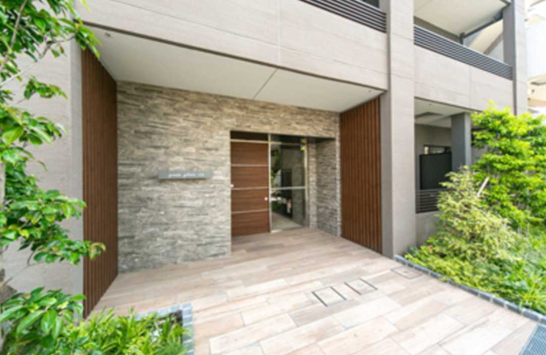 グラングレイス若林　築浅　ネット無料　オートロックのエントランス