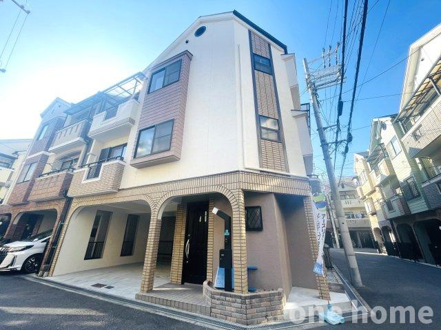 野中南2丁目中古戸建の外観|◆各居室に陽光差し込む東南角地物件！タイルが施され、外観もお洒落です！
◆前面道路はゆとりの幅員5ｍ！