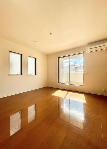 大針１丁目戸建の居間・リビング