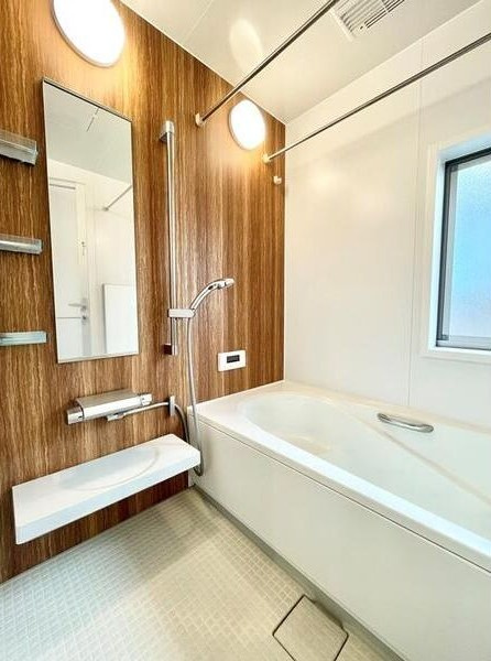 大針１丁目戸建の浴室