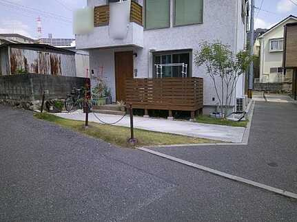 広島市西区古江西町　中古一戸建て(JS)の前面道路含む現地写真